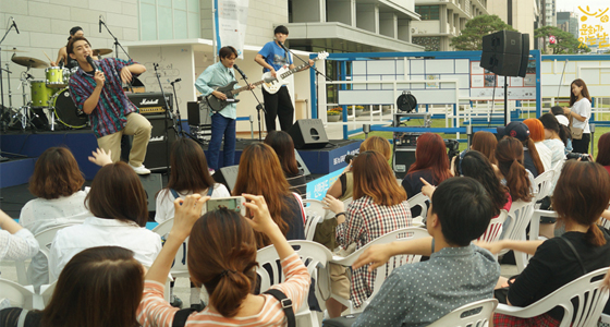 인디밴드 잔나비가 함께하는 대한민국 락의 역사 야외공연은 청중의 뜨거운 환호 속에 펼쳐졌다