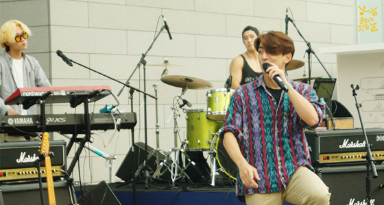 인디밴드 잔나비가 함께하는 대한민국 락의 역사 야외공연은 청중의 뜨거운 환호 속에 펼쳐졌다